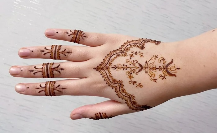 royal front hand mehndi design
